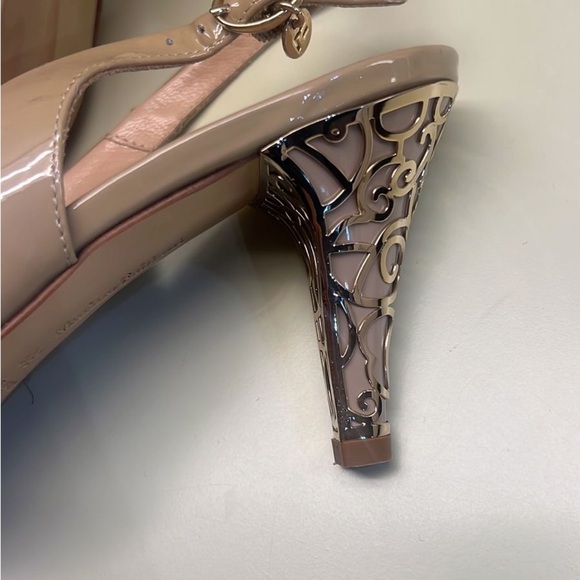 NWT Made in Italy Marino Fabiani Chic Tan Patent Leather Slingback Heels - Picture 4 of 7